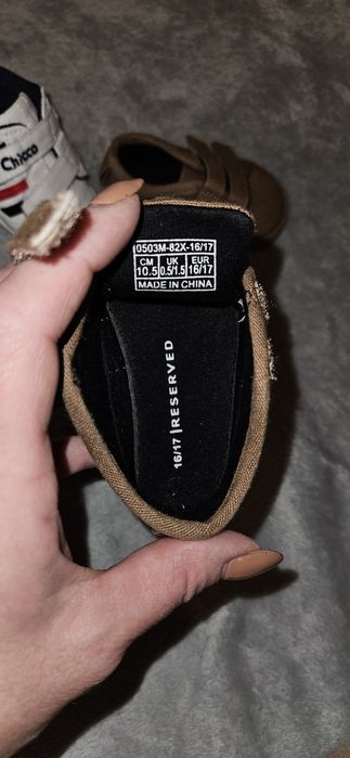 Butki niechodki 2 pary rozm. 17