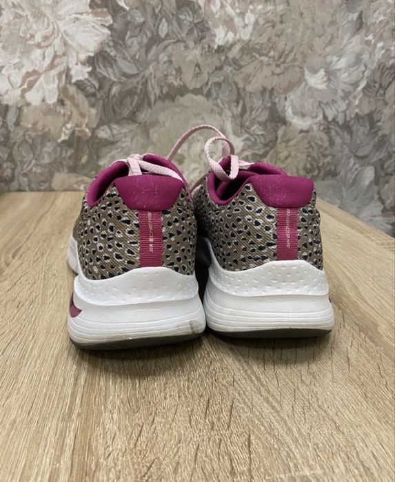 Skechers DVF Arch Fit р.39 -40 кросівки кроси