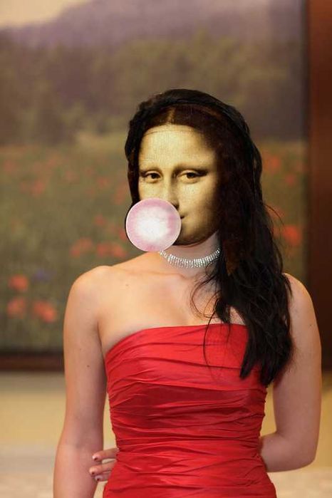 Czerwona marszczona sukienka z bolerkiem