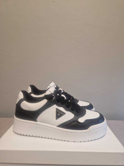 Guess Damskie Sneakersy FLJMR biało-czarne 37