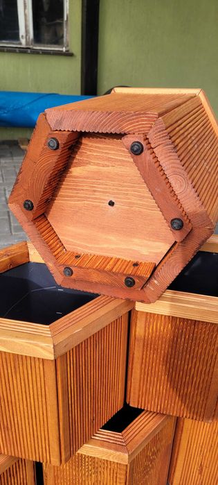 Donica drewniana Modrzew syberyjski 6-kątna wys. 25cm NOWA!