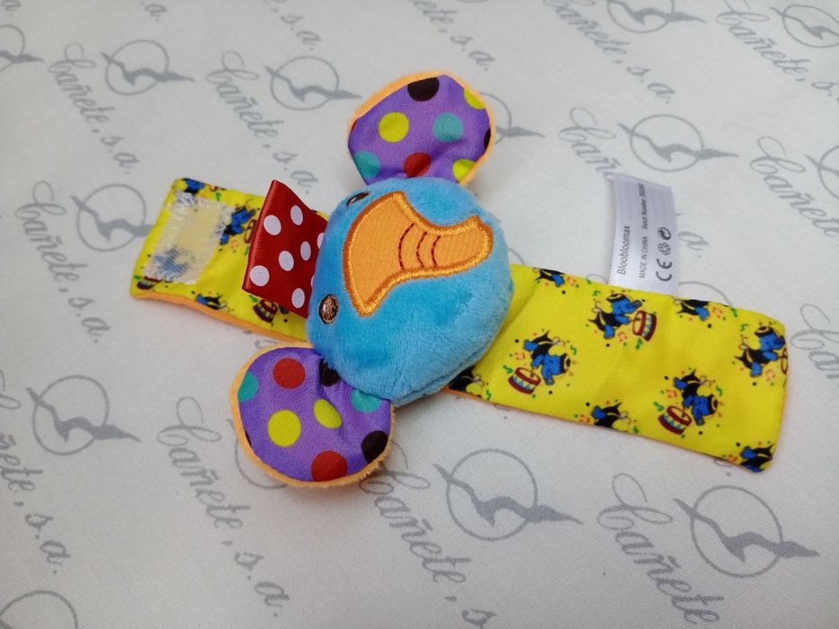 Детская игрушка погремушка Lindo на руку