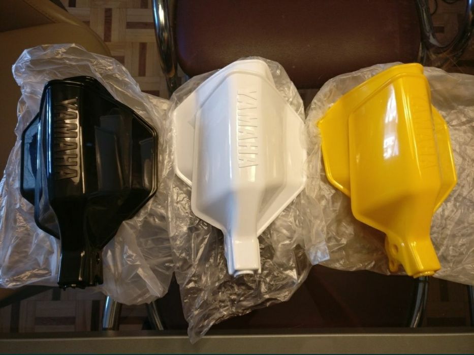 Peças Yamaha XT 600 3TB - proteções de punhos (da concorrência)