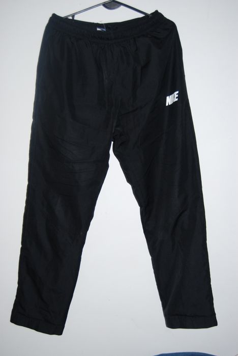 Nowe spodnie dresowe typu Softshell Nike M