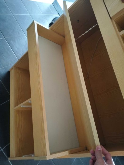 Escrivaninha em bom estado