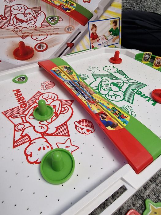 Super Mario Air Hockey (Cymbergaj)