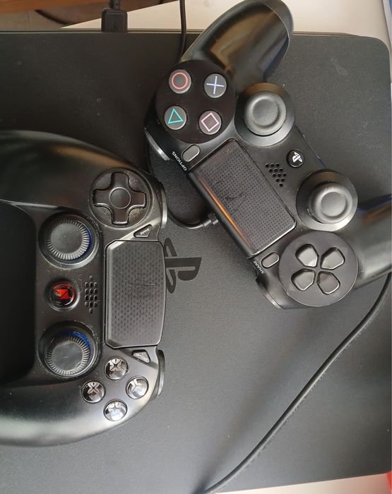 Vendo PS4 usada em bom estado
