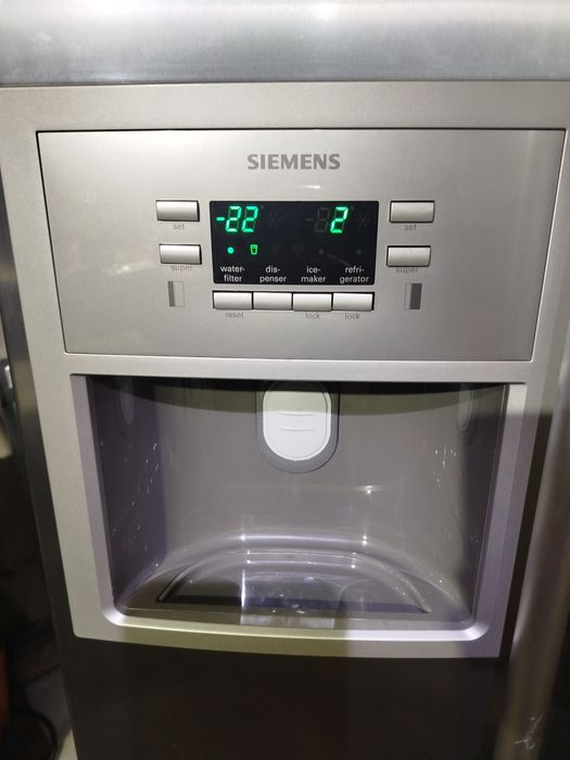 Холодильник Siemens Side by side