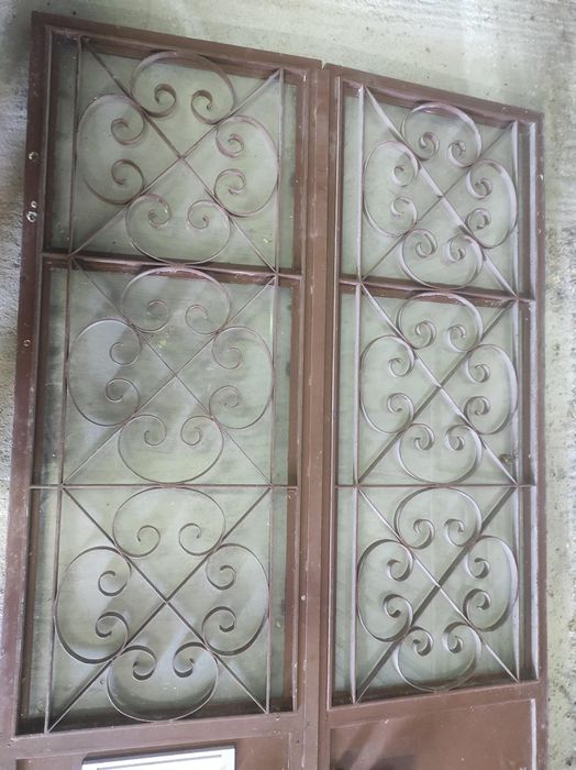 Porta de ferro com vidro