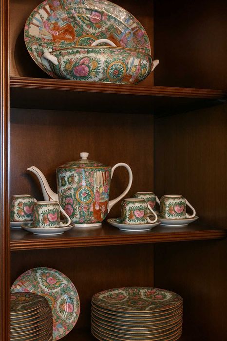 Serviço Jantar, Chá, Café 155 peças, decoração Mandarim (XIX) -SEM USO