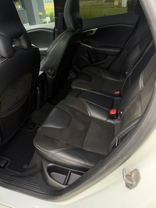 Volvo v 40  R-design 2015