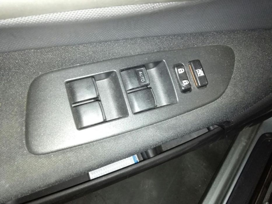 Botão vidros elétricos Toyota Auris