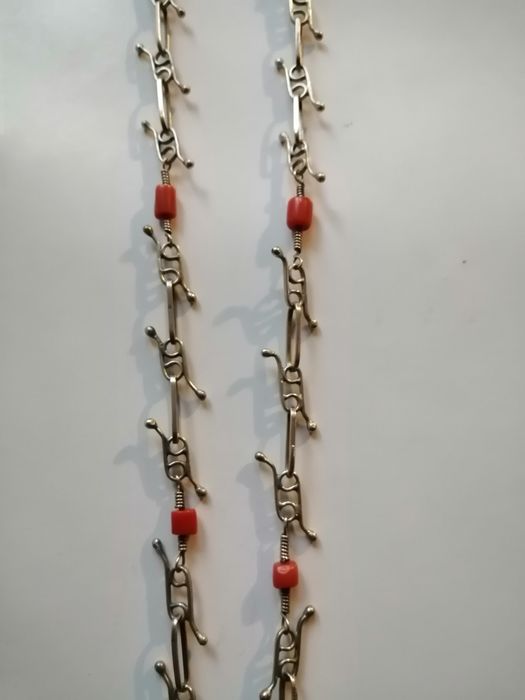 Orno łańcuszek z koralami