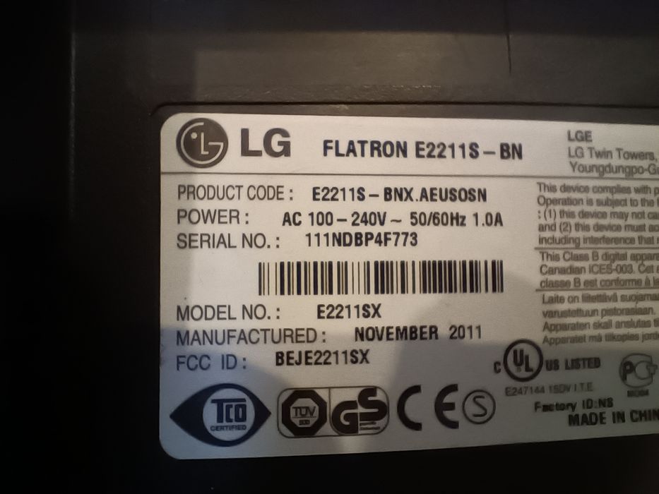 Monitor LG Flatron E2211