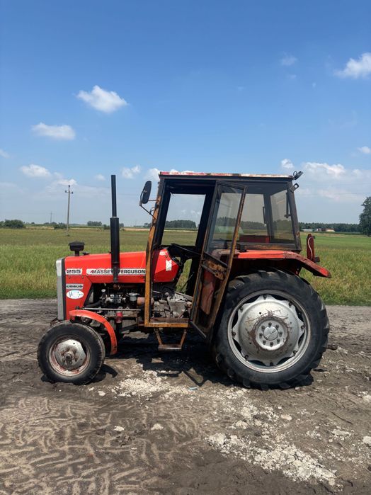 Massey Ferguson 255