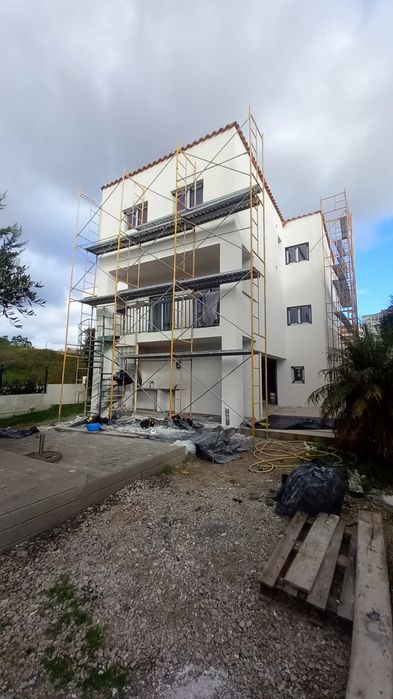 Capoto,estuqui pintura e sapisco