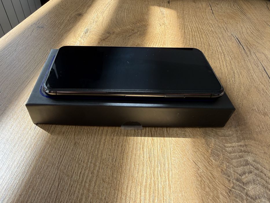 Iphone 11 pro max 64 gb + gratisy , cena do negocjacji