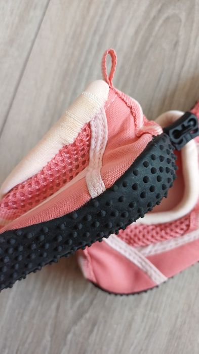 Buty do wody dla dziewczynki