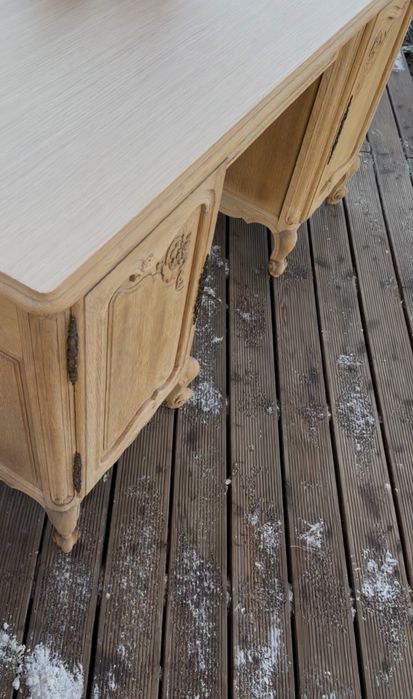 Dwustronne ludwikowskie biurko , stan surowy