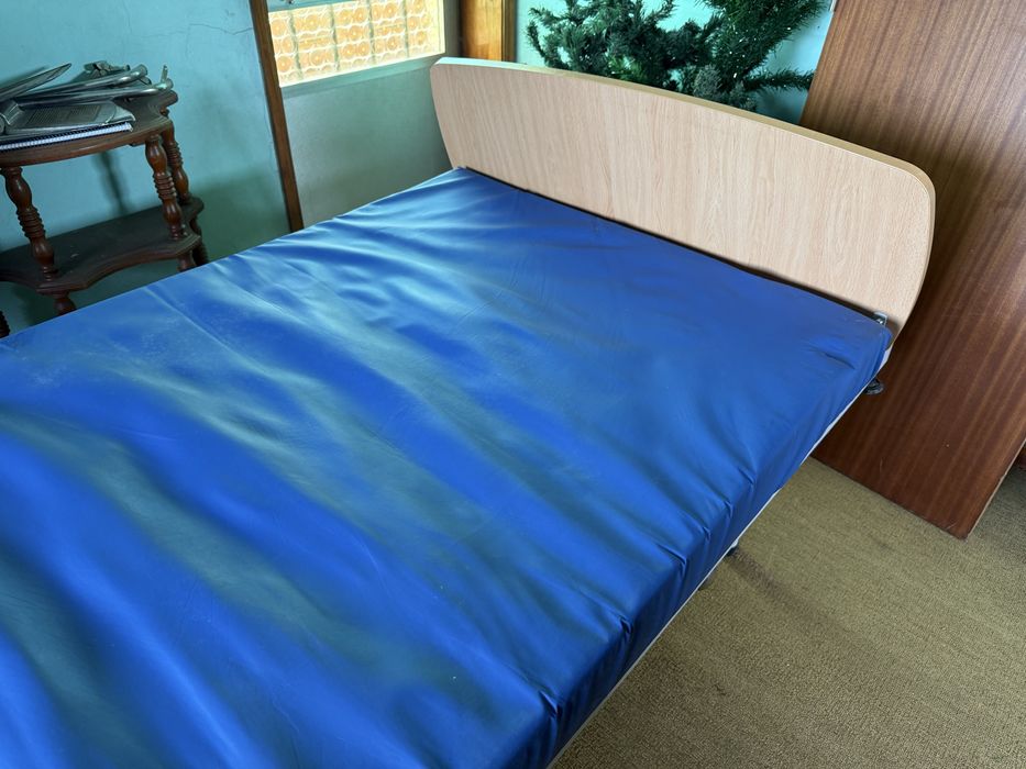 Cama Ortopédica Elétrica com Motor – Elevação de Cabeceira e Pernas