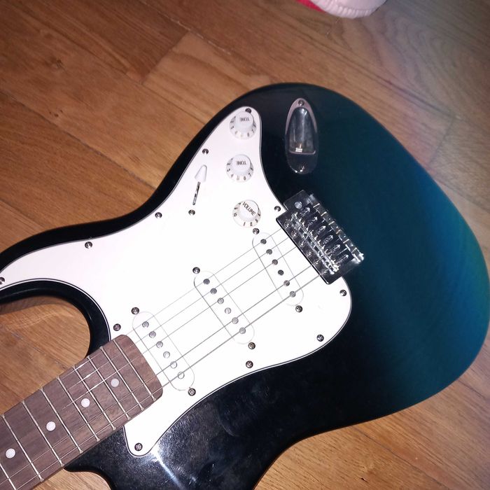 Vendo guitarra  com a capa