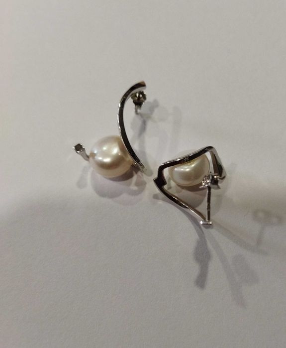 Par de brincos ouro branco, 19.2k