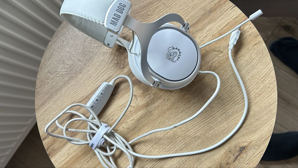 słuchawki Mad Dog GH800W - białe na kablu w super stanie!