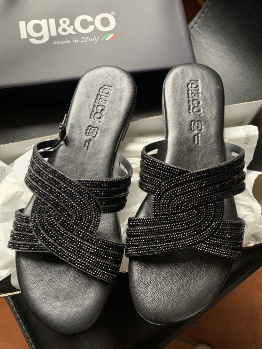 Skórzane, błyszczace klapki IGI&CO rozmiar 37