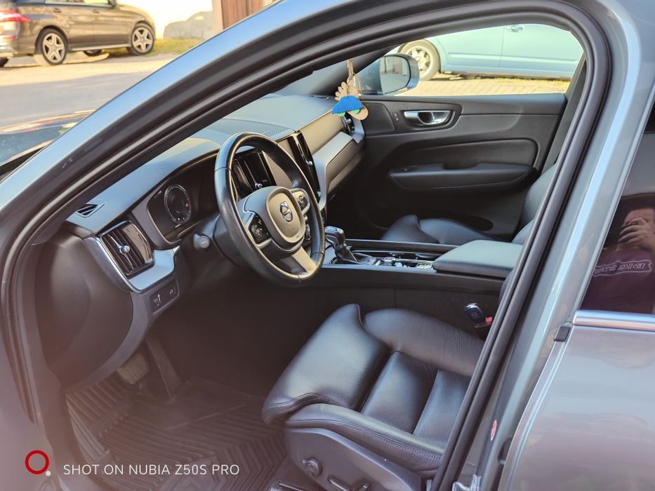 Volvo xc60 Inscription D4 190km Grey metallic