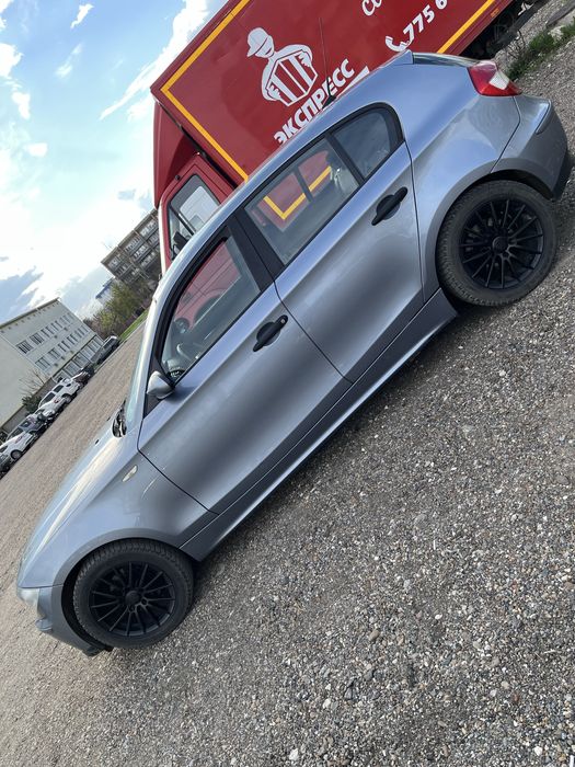 Bmw 1 2006  год газ/бензин