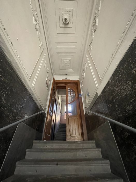 Продаж квартири в австрійському будинку франківський р-н