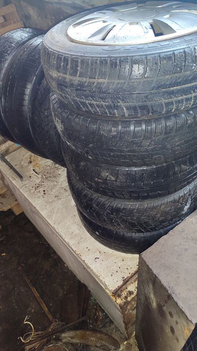 Продам шини  можливо комусь потрібно  зпарувати