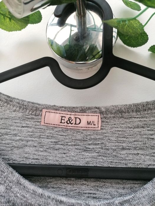 Camisola Cinzenta com Borboleta