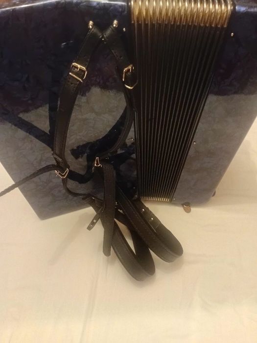 Акордеон Weltmeister Stella 4/4