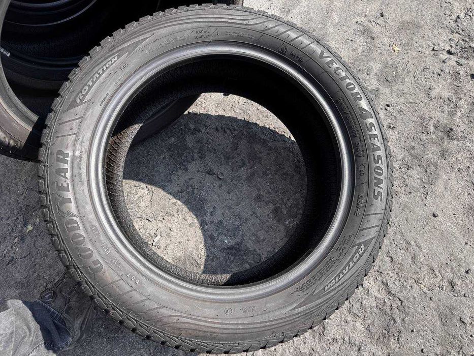Шини зима 215/55/R17 GoodYear Vector4Seasons