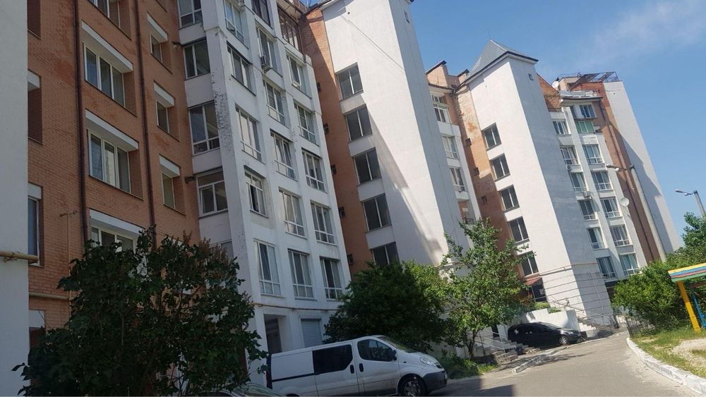 Продам 3к Шкільна 22а Петропавлівська Борщагівкa та  гараж