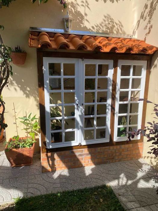 Janelas antigas de 2 folhas madeira estrangeira