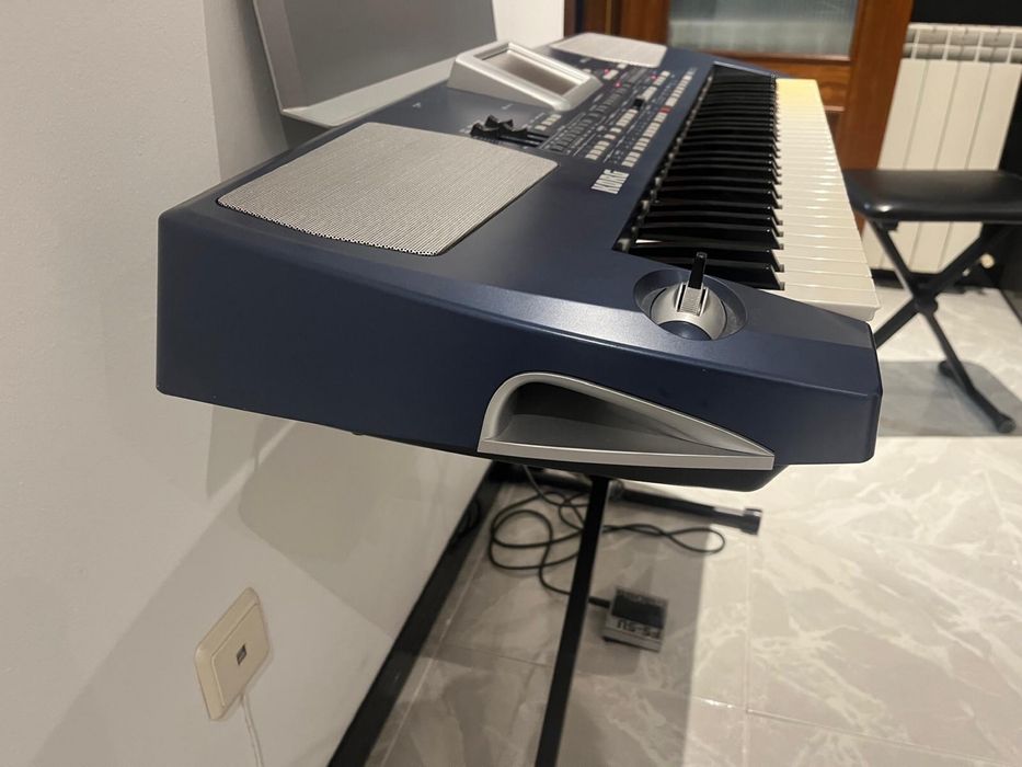 Teclado KORG PA 500 (com saco e tripé)