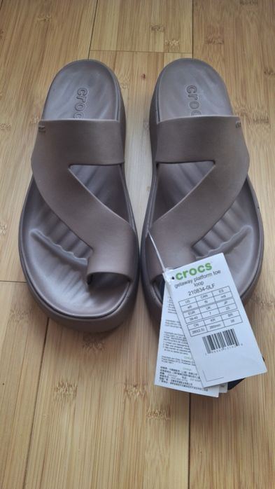 Crocs Getaway piekne sandały na platformie taupe r. 39 40