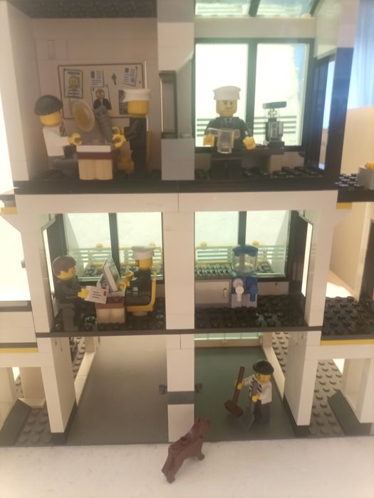 Klocki LEGO policja 7744 komisariat posterunek