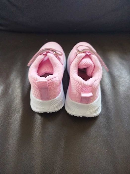 Dziewczęce buty sportowe różowe r. 25 lekkie wygodne