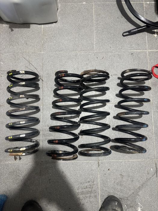 Molas e amortecedores Land Rover Defender