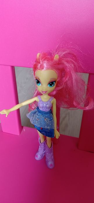 Equestria Girls Fluttershy