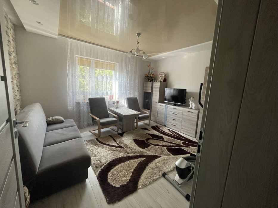 Dom po generalnym remoncie z dwoma garażami