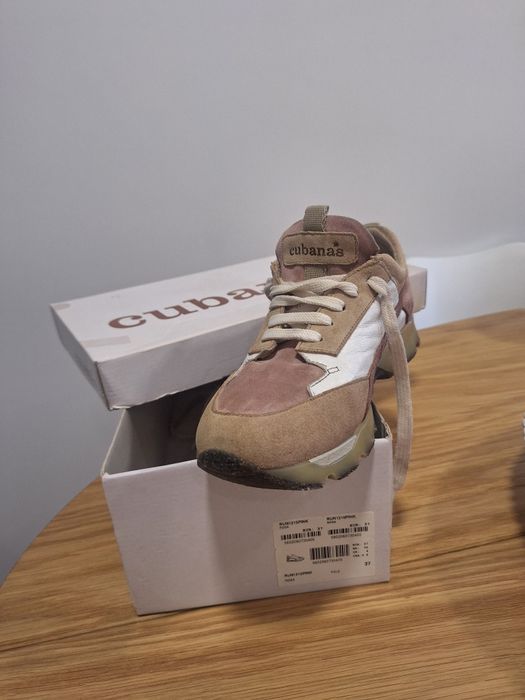 Ténis da marca Cubanas