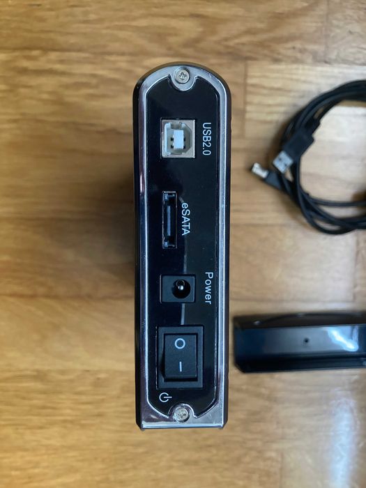 Caixa para disco SATA 3.5 com USB e eSATA