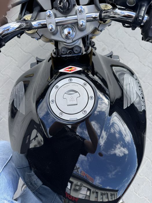 Мотоцикел HONDA хорнет