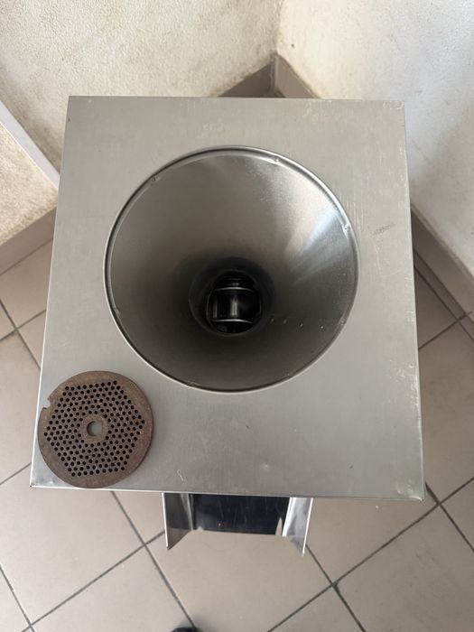 М’ясорубка промислова Vektor XH-32 на 300 кг/год.