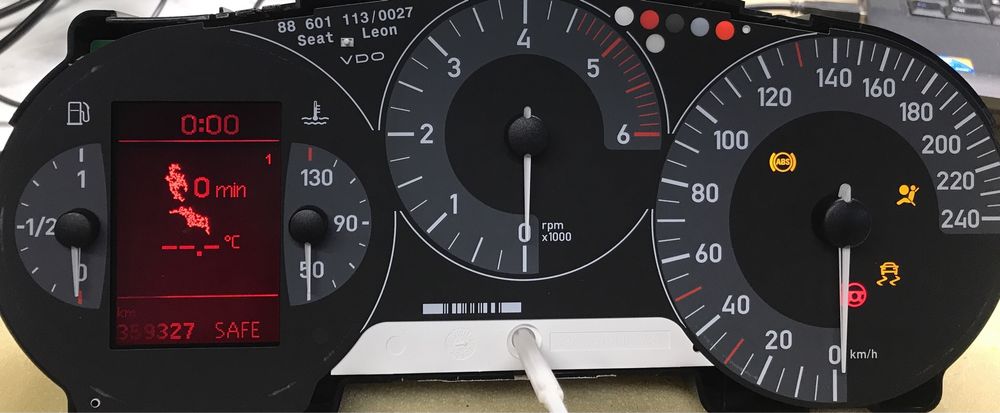 Naprawa licznków Audi A3 A4B8 A5 A6 TT Jaeger Full Fis Wskaźówki