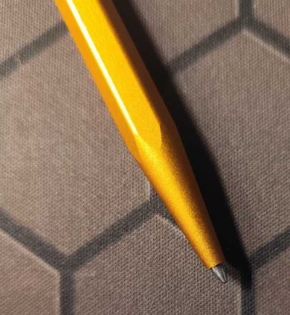 Caneta Caran D´Ache 849 GoldBar